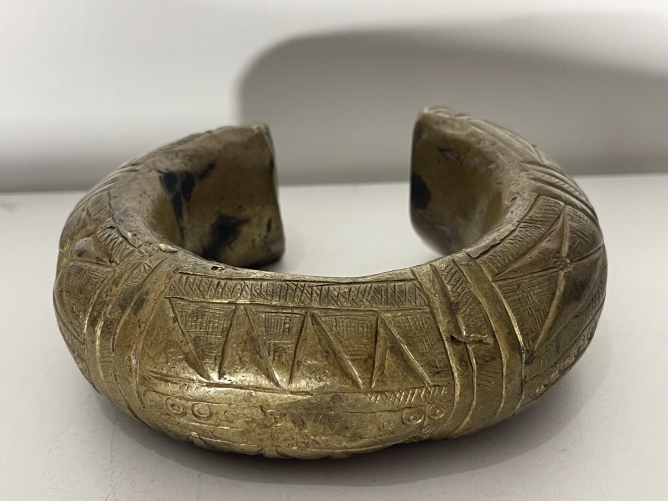 cameroun_bracelet-monnaie_manille_afrique_bamileke_ou_bamoun_1810_gr_vers_1880