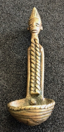cuillere_bronze_anthropomorphe_a_poudre_dor_baoule_golfe_de_guinee_afrique