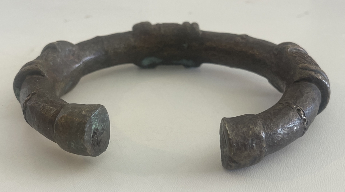 bracelet_manille_monnaie_senoufo_bronze_a_patine_afrique_cote_divoire