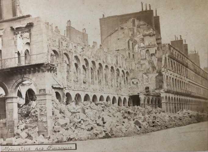 ruines_de_la_commune_de_paris_1871_ministere_des_finances_france_albumine_xixe