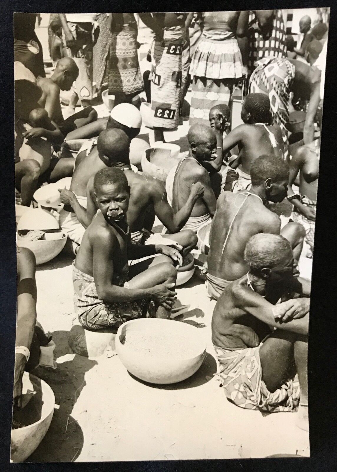 marche_rhumsiki_au_cameroun__ethnie_kapsiki,_circa_1950__cameroon