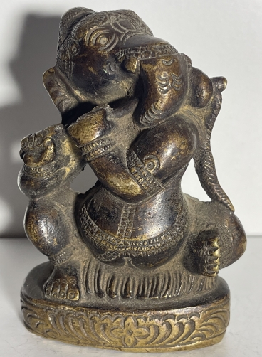 ganesh_jouant_la_flute_inde_du_sud_hindu_art_elephant_xixe-xxe_patine_ancienne