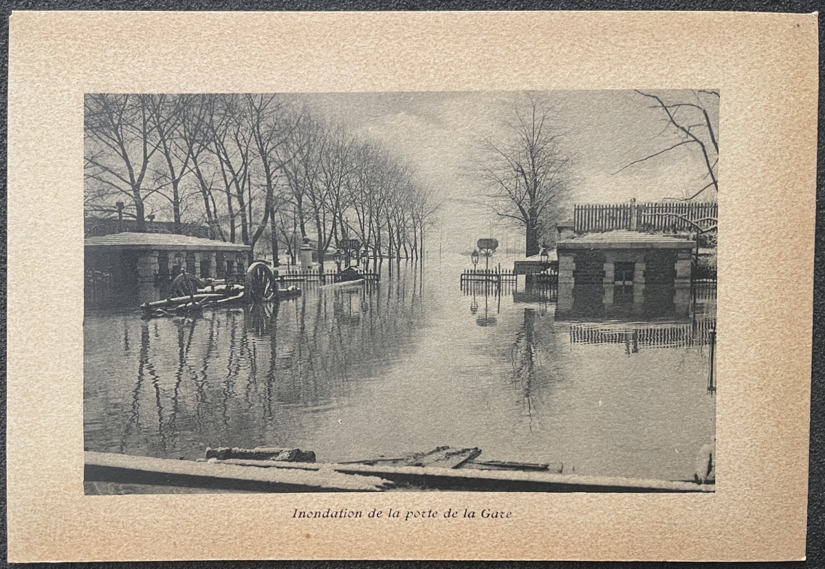 paris_inondation_porte_de_la_gare_heliogravure_de_1910_france