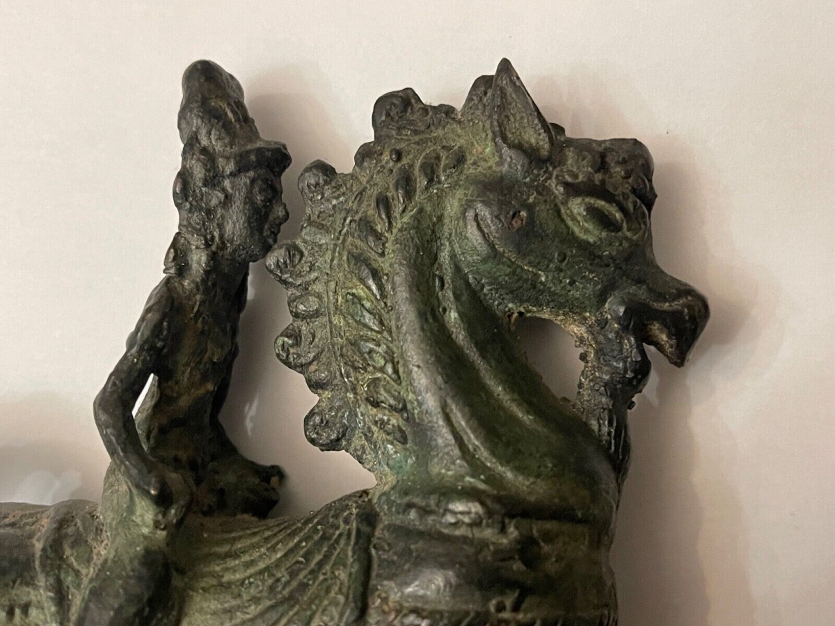 cavalier_bronze_patine_noire_empire_khmer_cambodge_xviiieme_cheval_asie