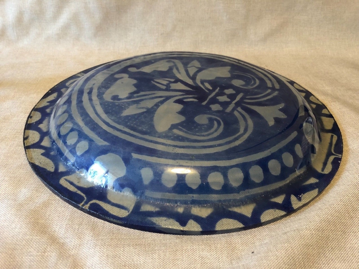 plat_bleu_fleur_de_lys_omeyade_ou_mamelouk_islam_turquie_orientalisme_ottoman
