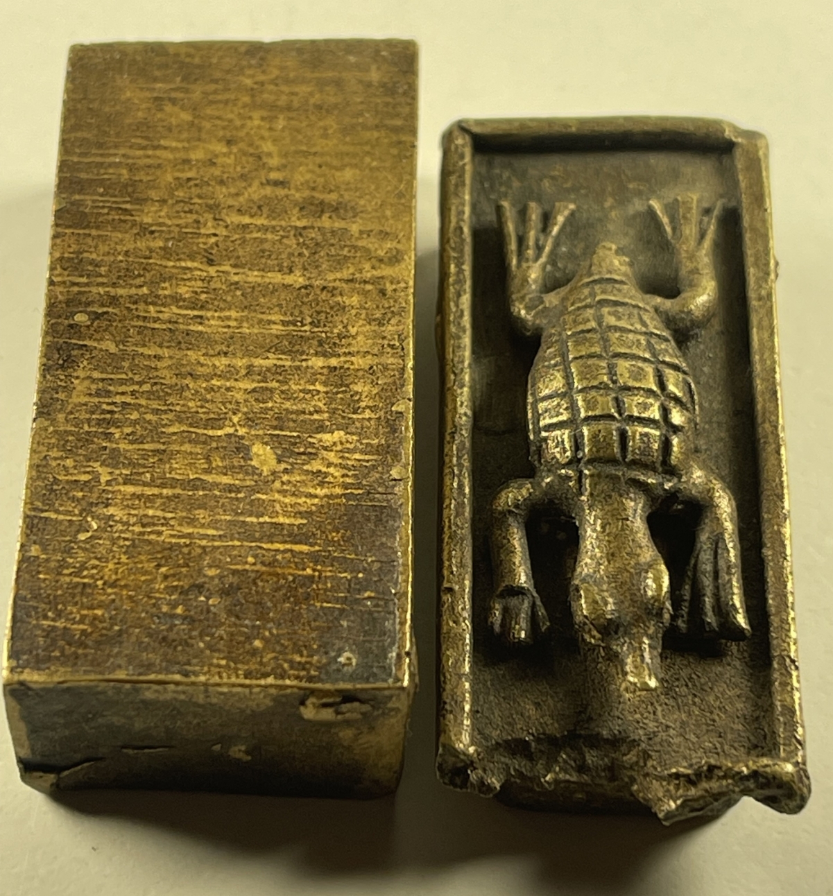 african_akan_style_bronze_gold_weight_box_crocodile_ghana_ashanti_tribal