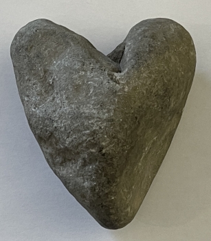 amour_coeur_de_pierre_sculpture_naturelle_cardiologie_cardiologue_8,5_cm