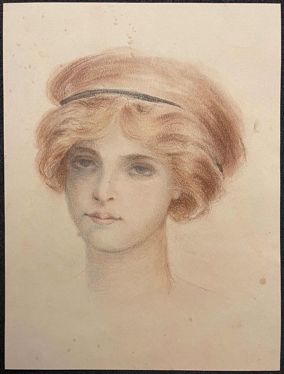 femme_art_nouveau_vers_1910_coiffure_anonyme_pastel_fixe_france