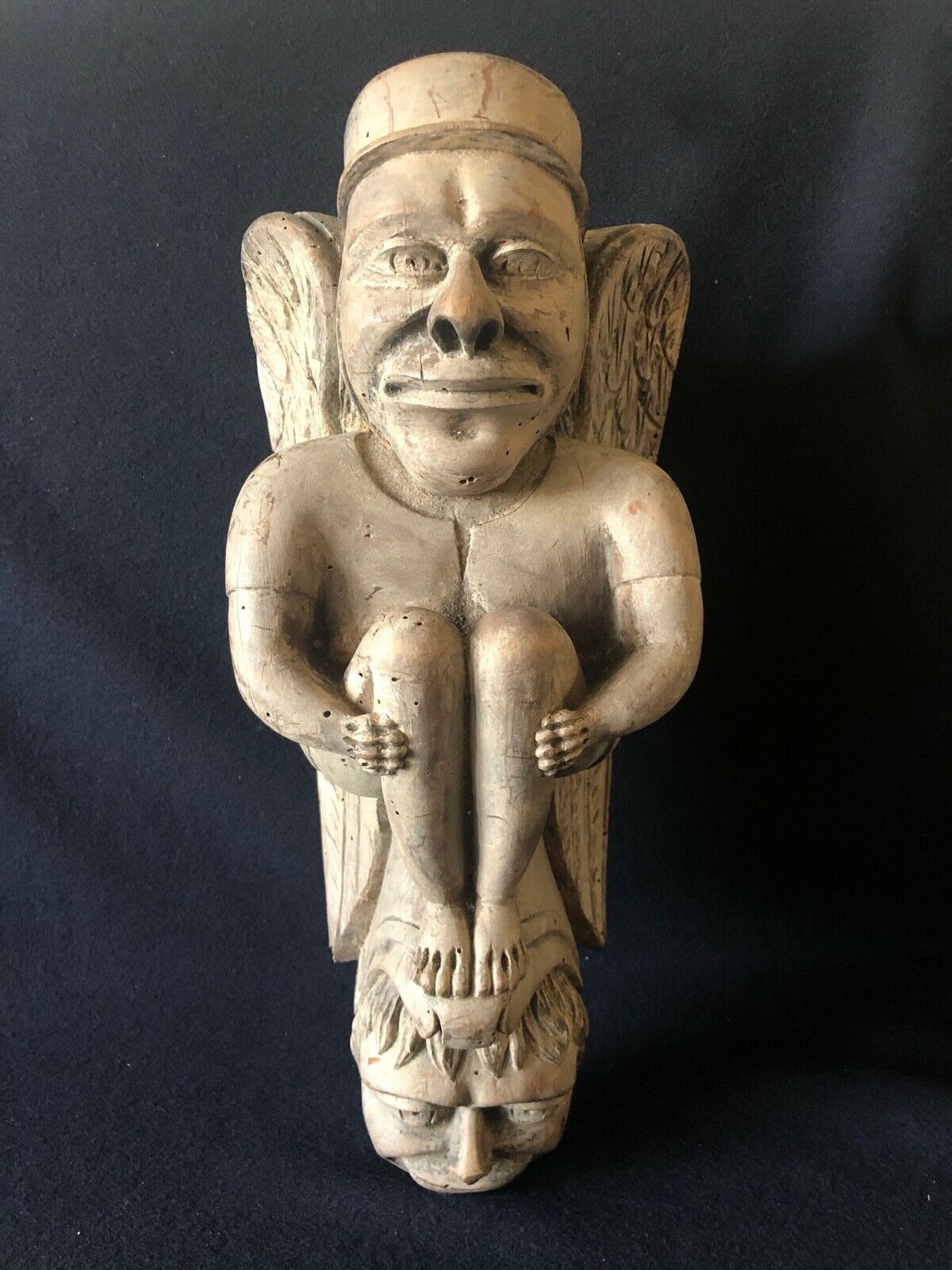 cul-de-lampe_ange_grotesque_tres_ancien_en_bois_gout_moyen_??ge