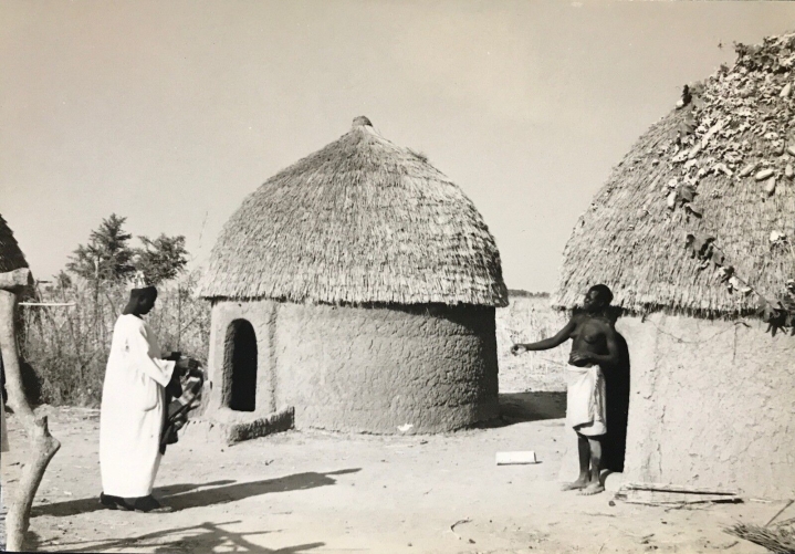 cameroun_rhumsiki_afrique__huttes_kapsiki__circa_1950__argentique_