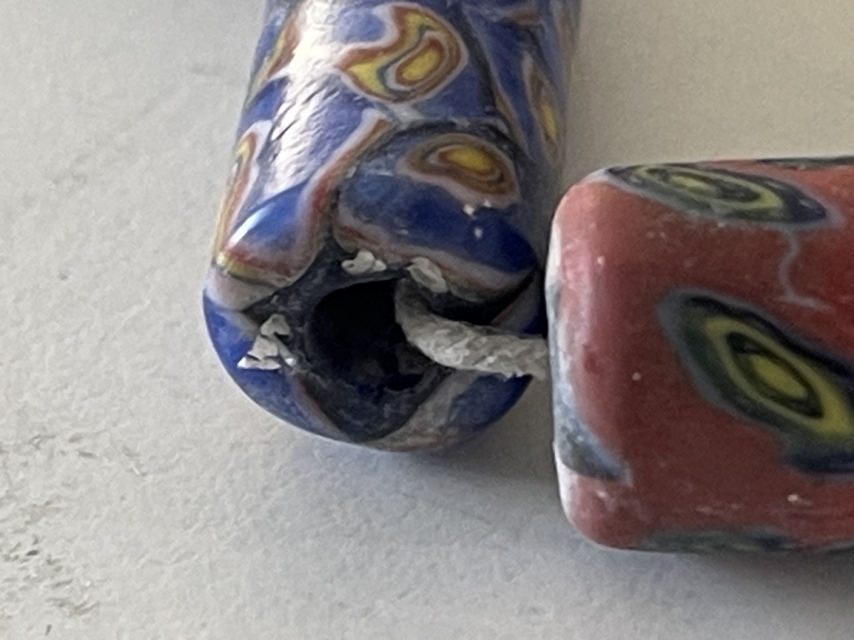 collier_ancien_en_perles_millefiori_murrine_venise_probable_168_g_37_cm