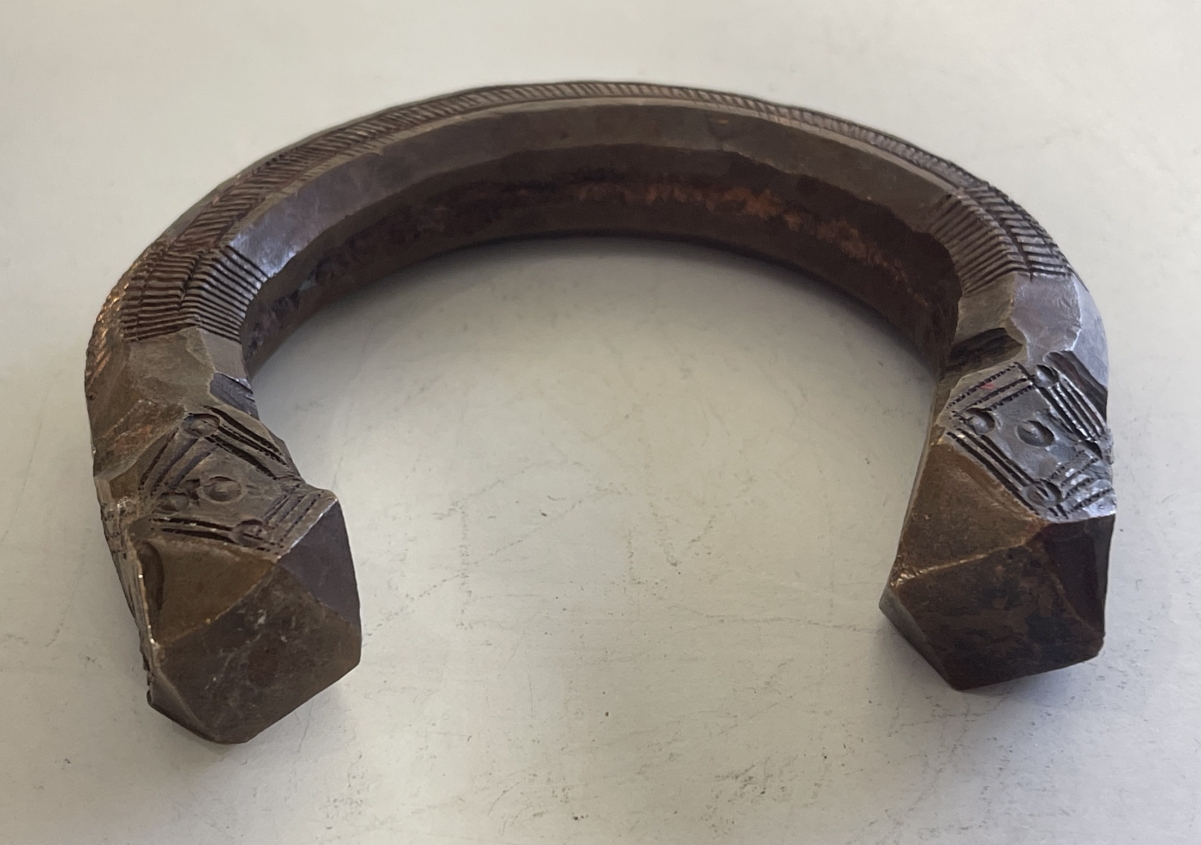 manille_afrique_ancien_anneau_monnaie_bronze_530_grammes_nigeria_xixe