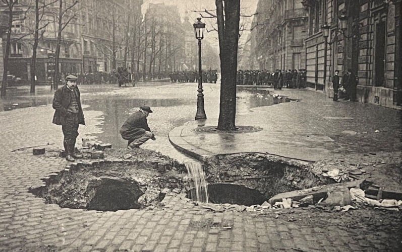 paris_inondation_effondrement_boulevard_haussmann_75008_heliogravure_de_1910_france