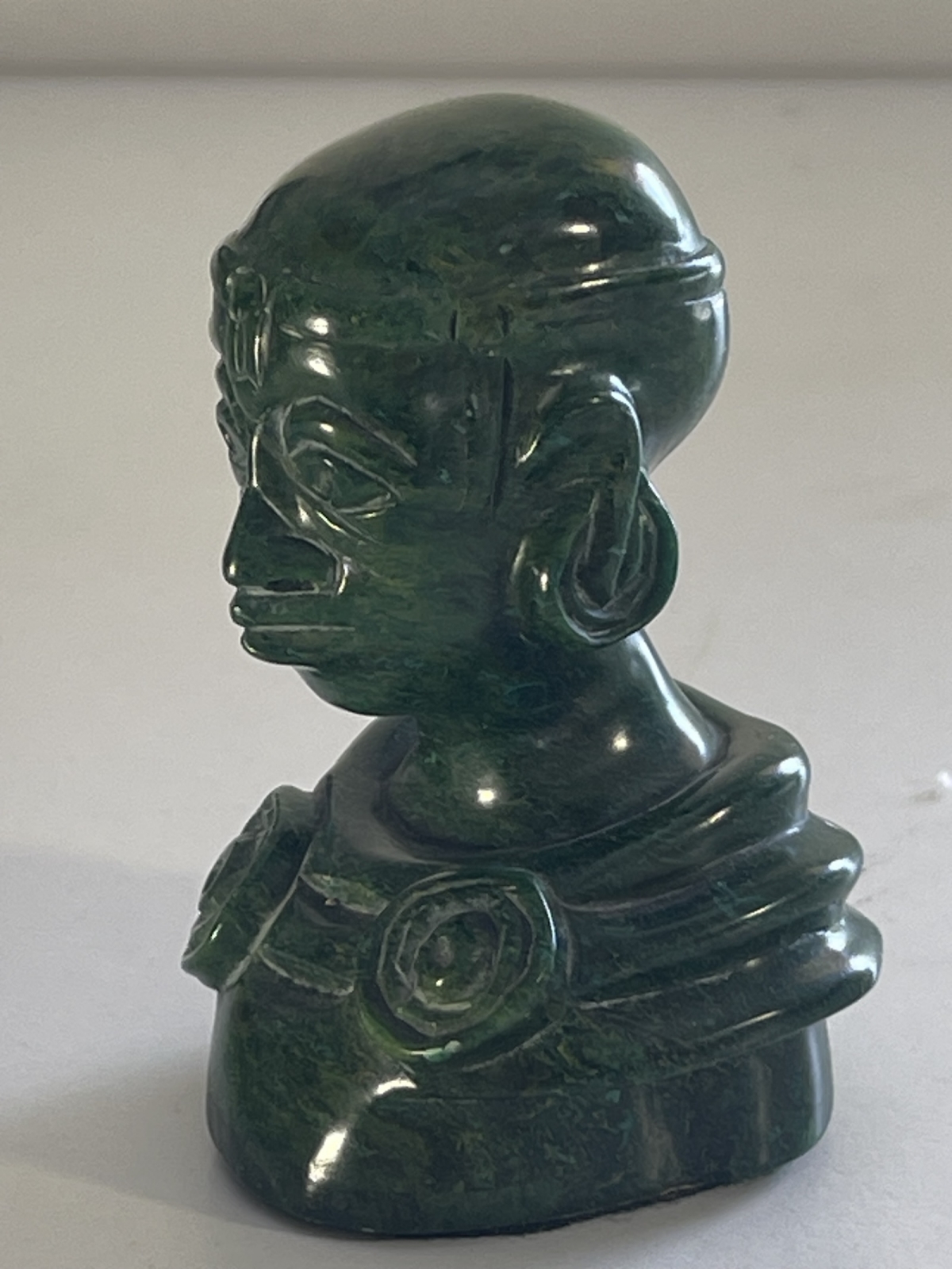zimbabwe_art_shona_petite_sculpture_buste_afrique_en_pierre_serpentine_verte