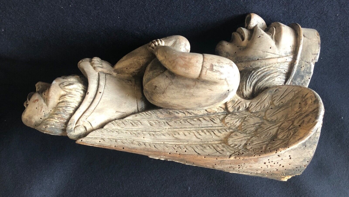 cul-de-lampe_ange_grotesque_tres_ancien_en_bois_gout_moyen_??ge