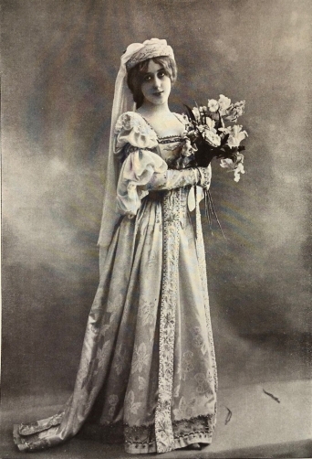 gabrielle_robinne_1886-1980_comedie-francaise_par_le_fer_henryk_sienkiewicz