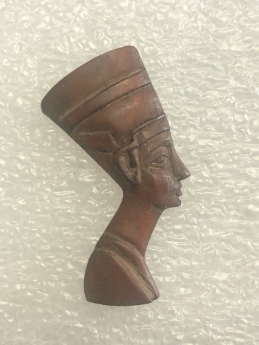 nefertiti_culte_d???aton__epouse_akhenaton__fetiche_kamite_afrique_xxe_en_os_soleil_