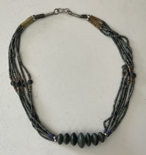 pakistan_collier_tribal_ancien_multi-rangs_pierres_region_swat_-_indus_1900???1930