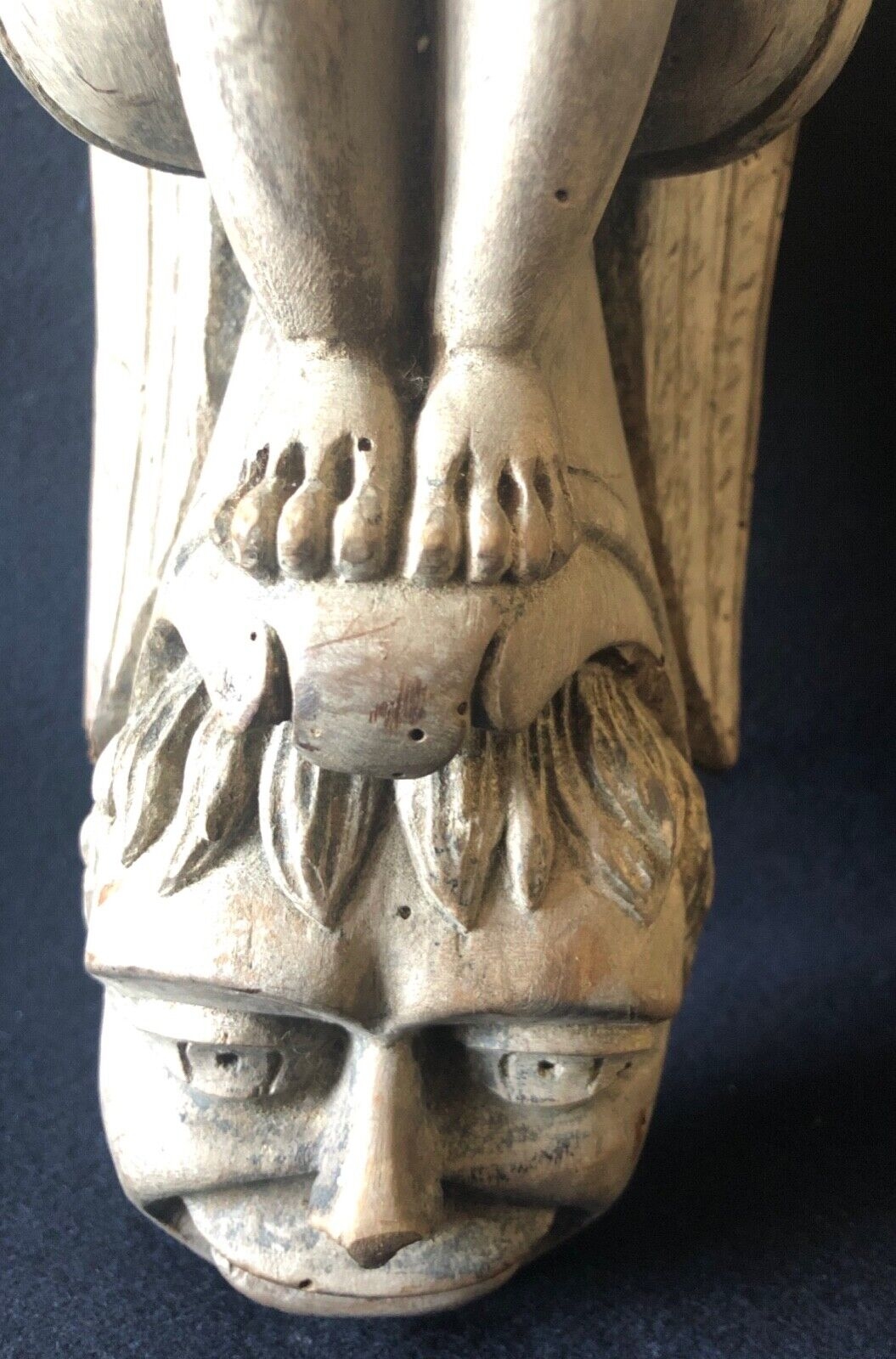 cul-de-lampe_ange_grotesque_tres_ancien_en_bois_gout_moyen_??ge
