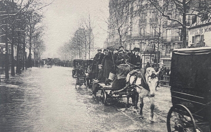 paris_inondation_boulevard_diderot_heliogravure_de_1910_france