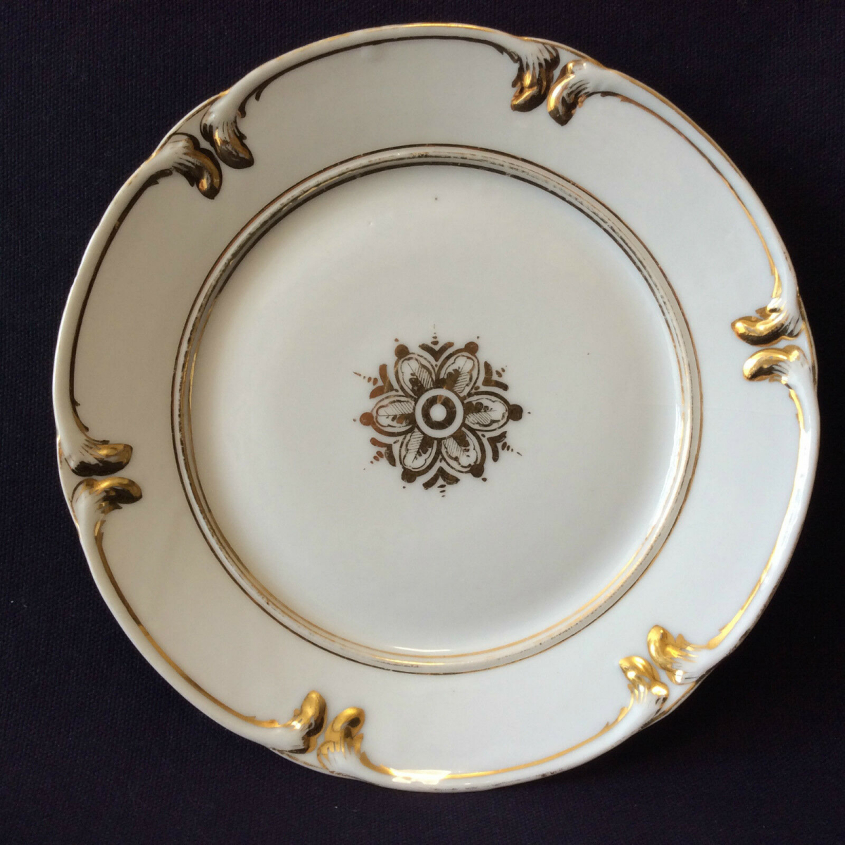 assiette_porcelaine_de_paris_premiere_moitie_du_xixe_france