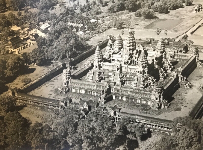 angkor_vat_temples_angkor_cambodge,_photographie_n°5_originale_circa_1950