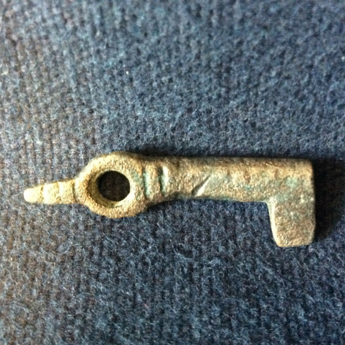 cle_romaine_en_metal_key