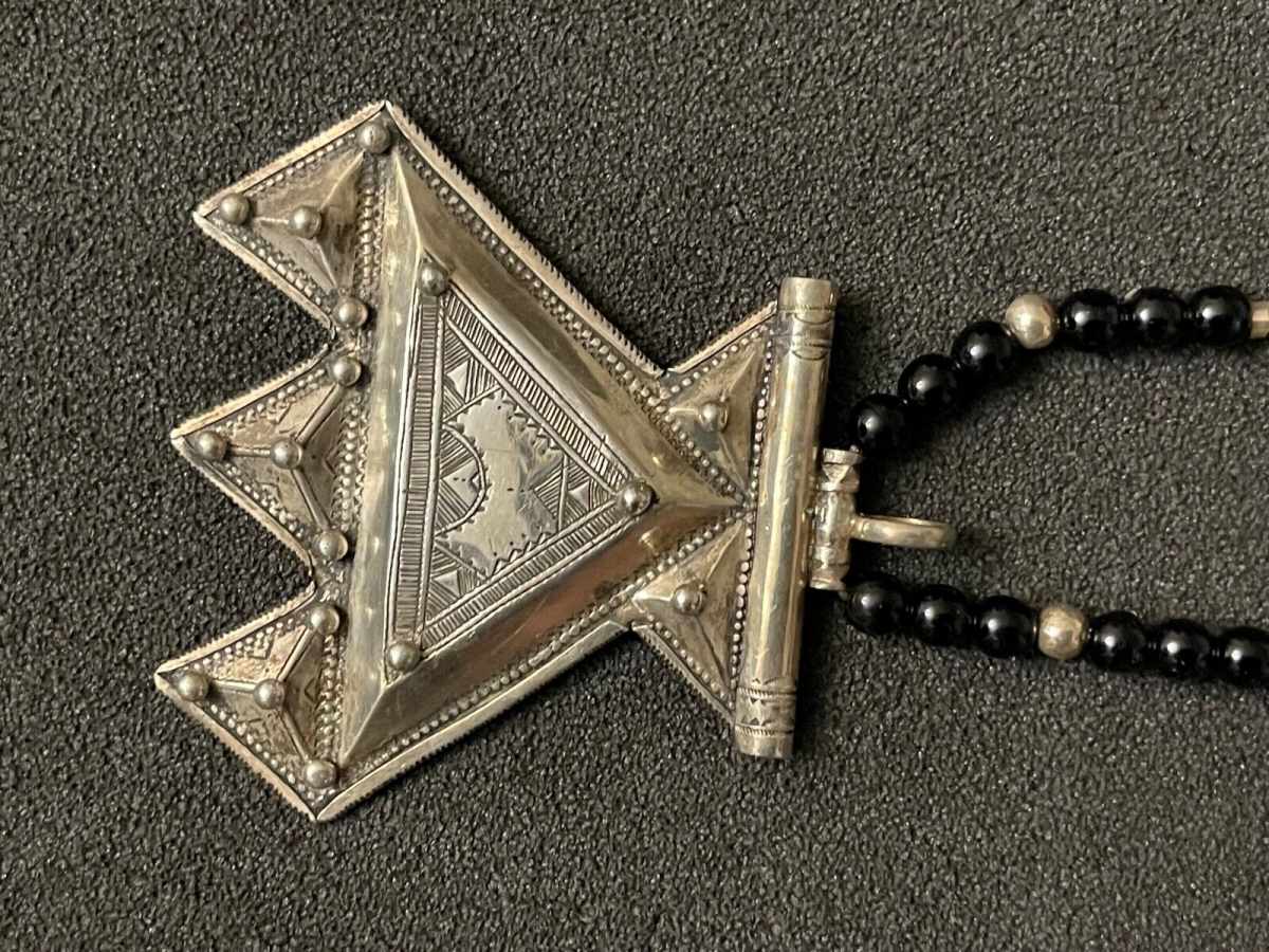 collier_touareg_grande_khomeissa_khomeissa_main_de_fatima_sahara_niger_xxe