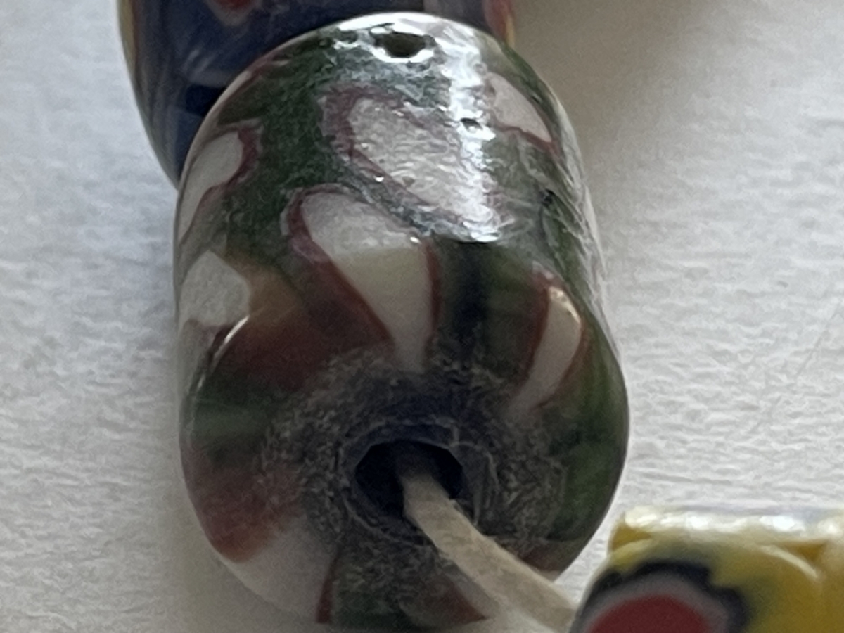 collier_ancien_en_perles_millefiori_murrine_venise_probable_168_g_37_cm