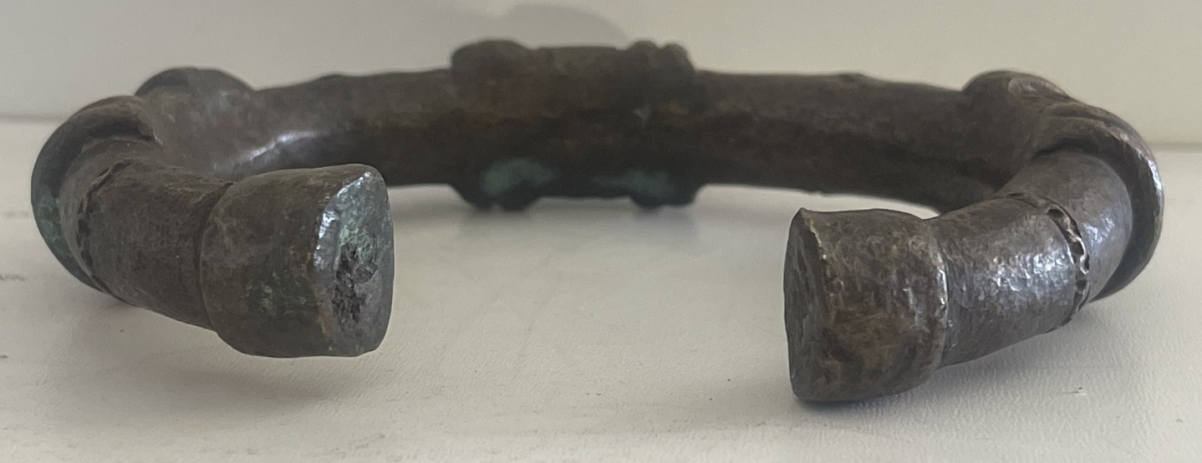 bracelet_manille_monnaie_senoufo_bronze_a_patine_afrique_cote_divoire