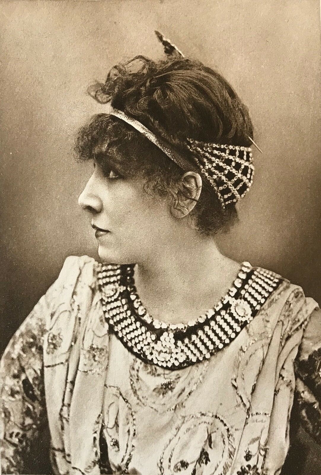 sarah_bernhardt_1844-1923_actrice_comedienne_cliche_nadar_theatre_circa_1870