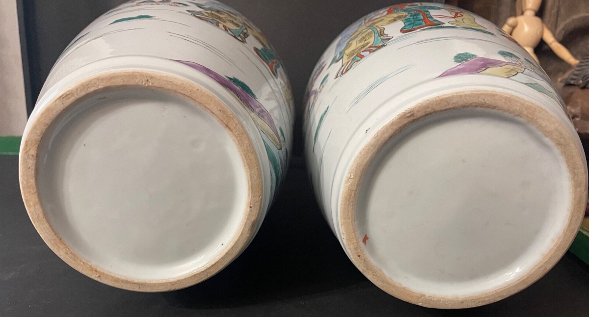pair_chinese_qing_guangxu_porcelain_vases_polychrome_court_scene_xixth