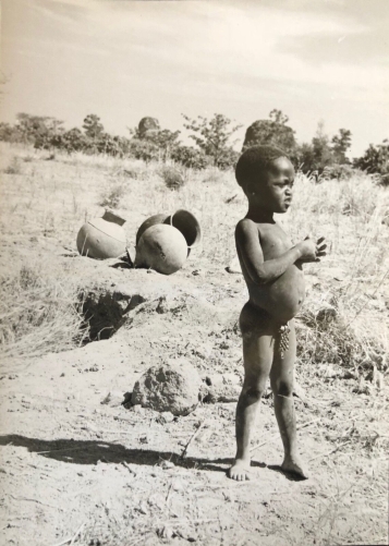 cameroun__portrait_de_petite_fille_kapsiki,_village_de_rhumsiki__afrique__circa_1950_
