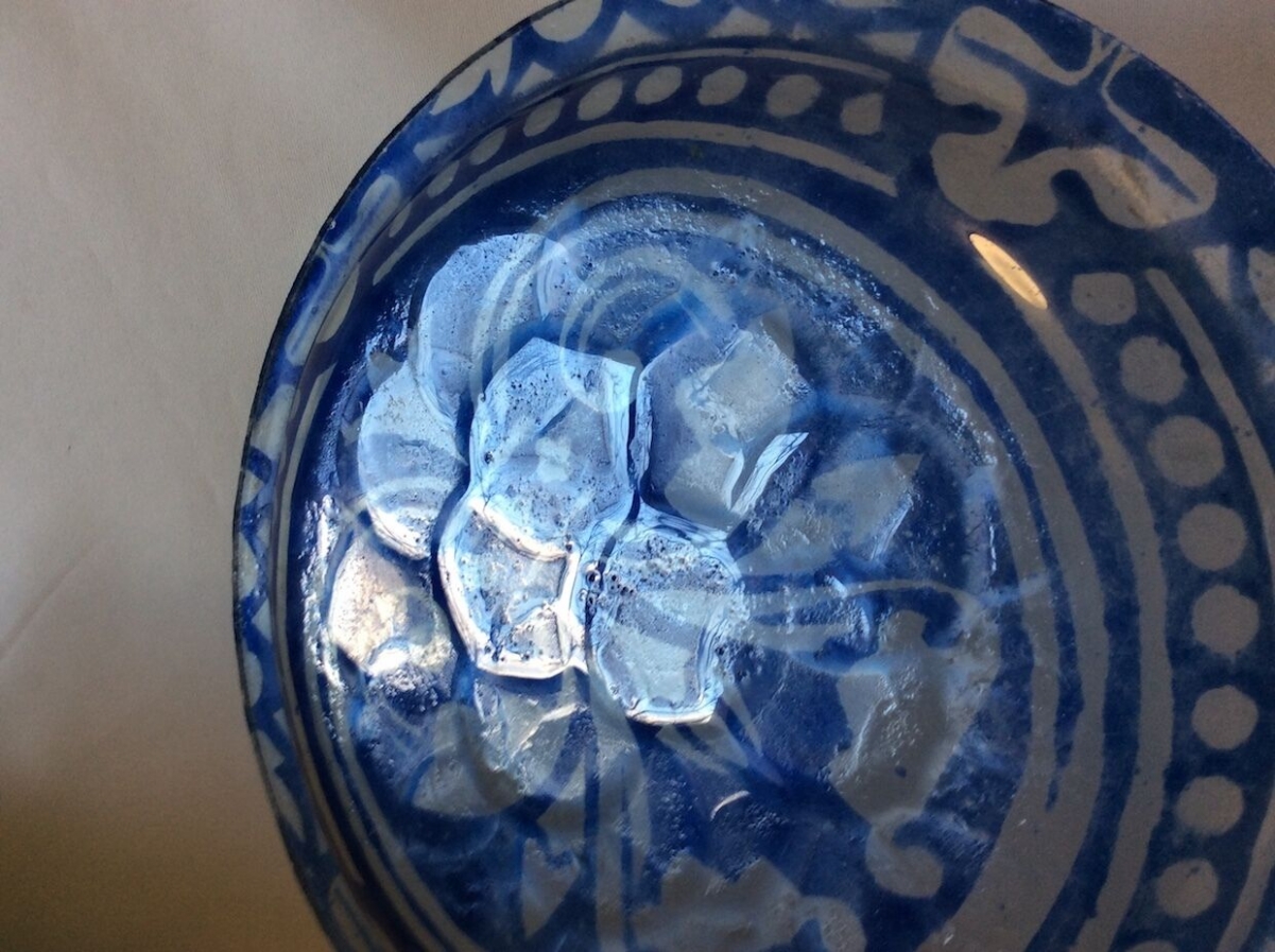 plat_bleu_fleur_de_lys_omeyade_ou_mamelouk_islam_turquie_orientalisme_ottoman