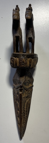 dogon_mali_poignee_rituelle_cavaliers_sculptes_27_cm_objet_ceremoniel_cheval