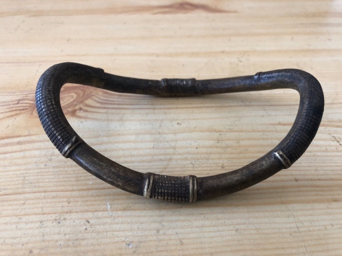 bracelet_chevilliere_en_bronze_a_patine_noire__afrique_senoufo_cote_divoire_