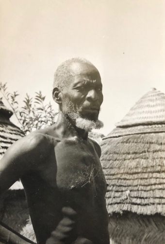 cameroun_portrait_dhomme_kapsiki_village_de_rhumsiki_afrique_circa_1950