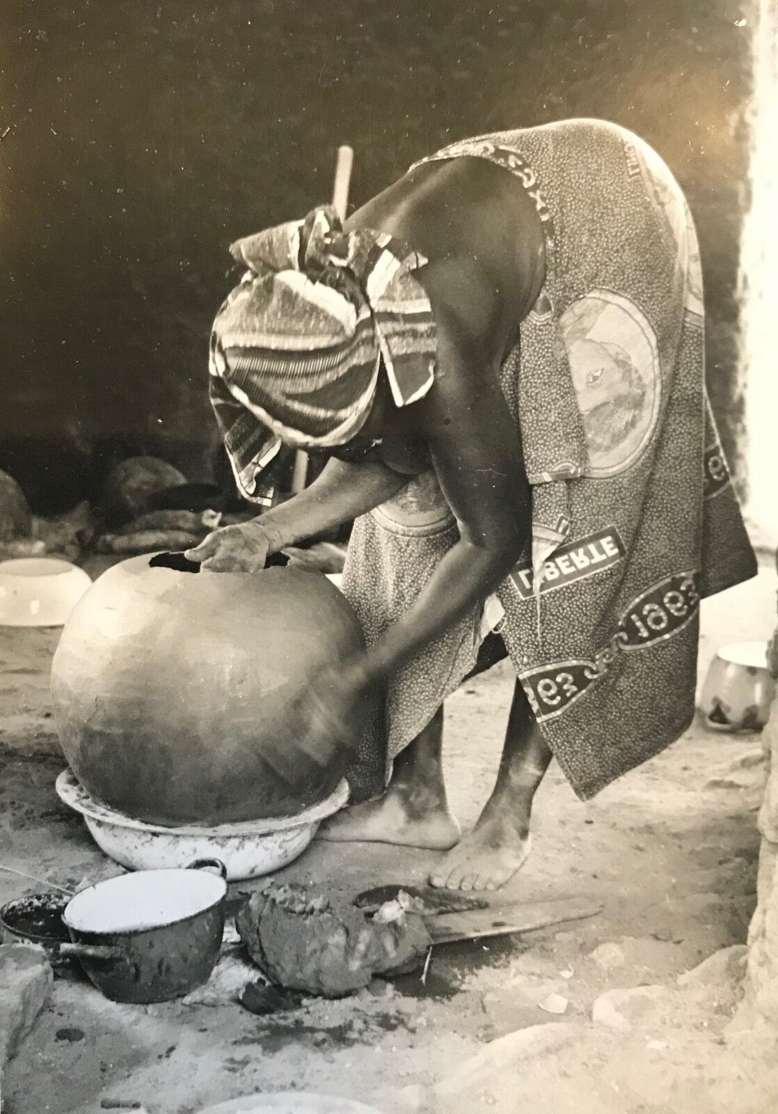poterie_de_femme_rhumsiki_cameroun__ethnie_kapsiki__circa_1950_cameroon,_afrique_