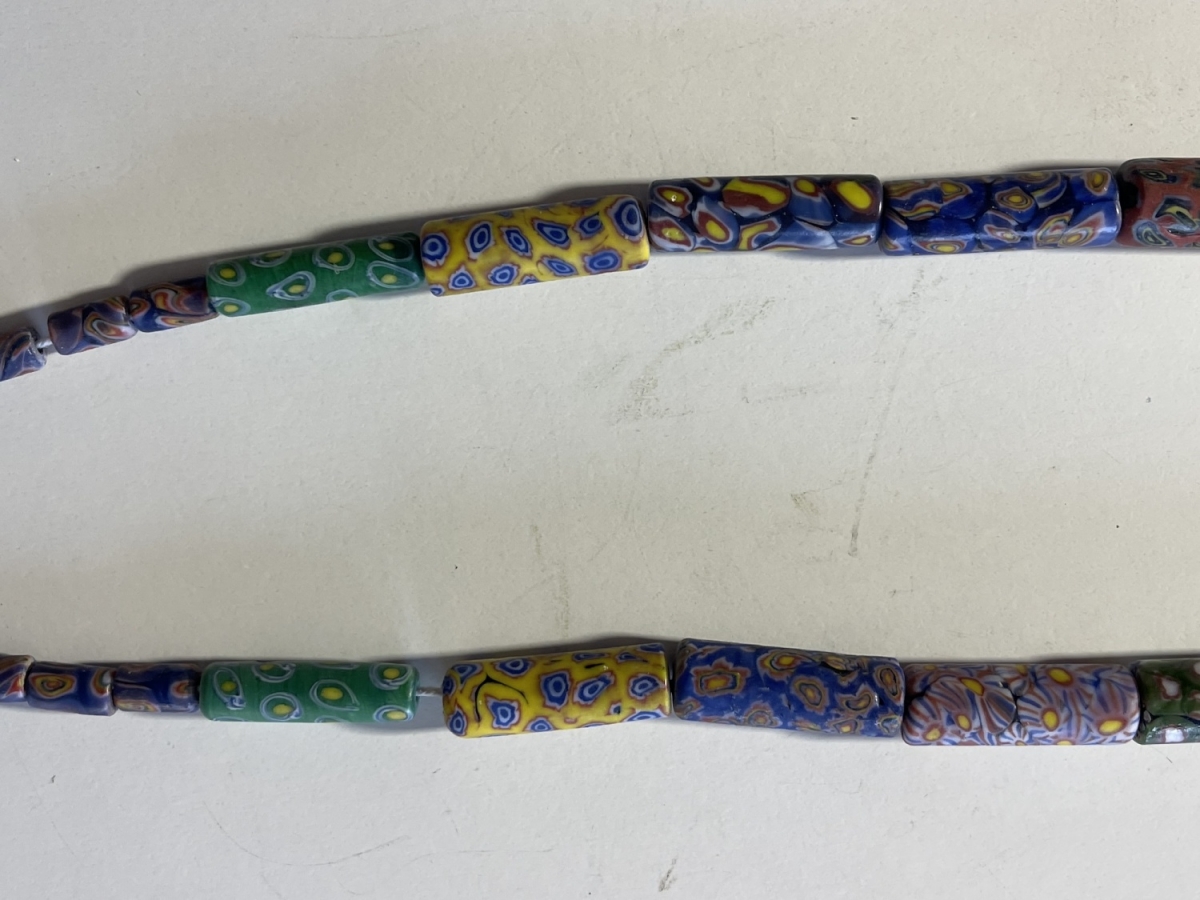 collier_ancien_en_perles_millefiori_murrine_venise_probable_168_g_37_cm
