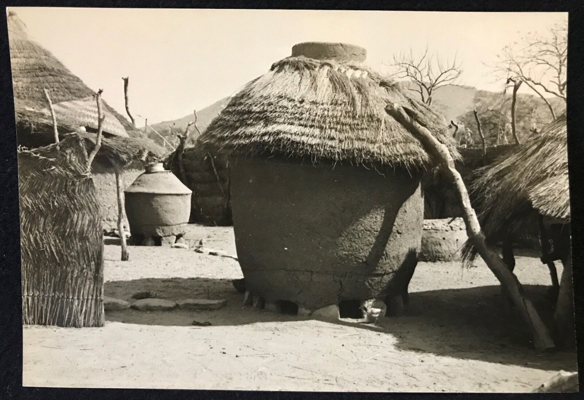 cameroun_rhumsiki__grenier_gros_plan,_kapsiki_circa_1950__argentique_cameroon