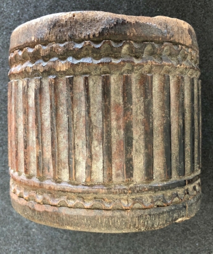 chine_tres_vieux_pot_a_pinceaux_chinois_en_bois_sculpte_quatre_ideogrammes_china