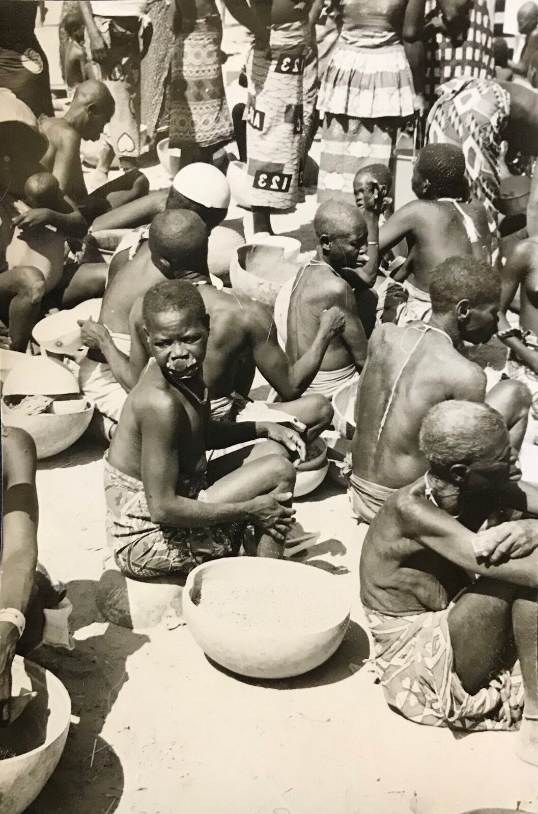 marche_rhumsiki_au_cameroun__ethnie_kapsiki,_circa_1950__cameroon