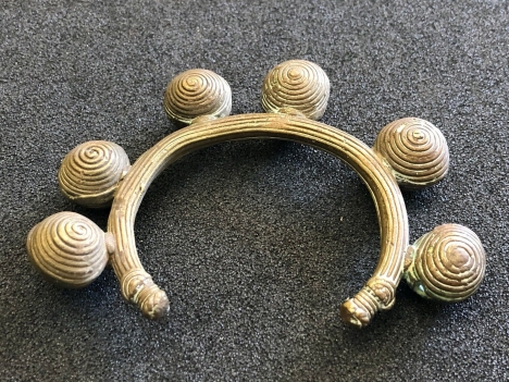 bracelet_en_bronze__ethnie_dan__afrique_cote_divoire_dan_guere_wobe__6_grelots_