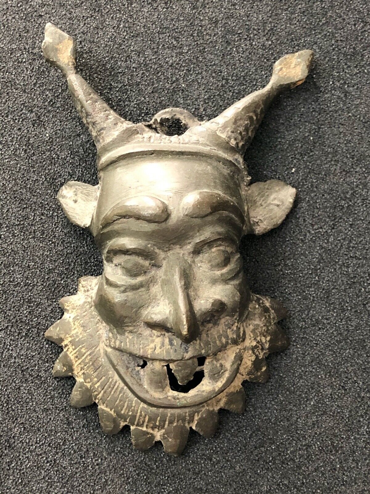 masque_miniature__bamoun_cire_perdue_a_patine_noire__cameroun_afrique_