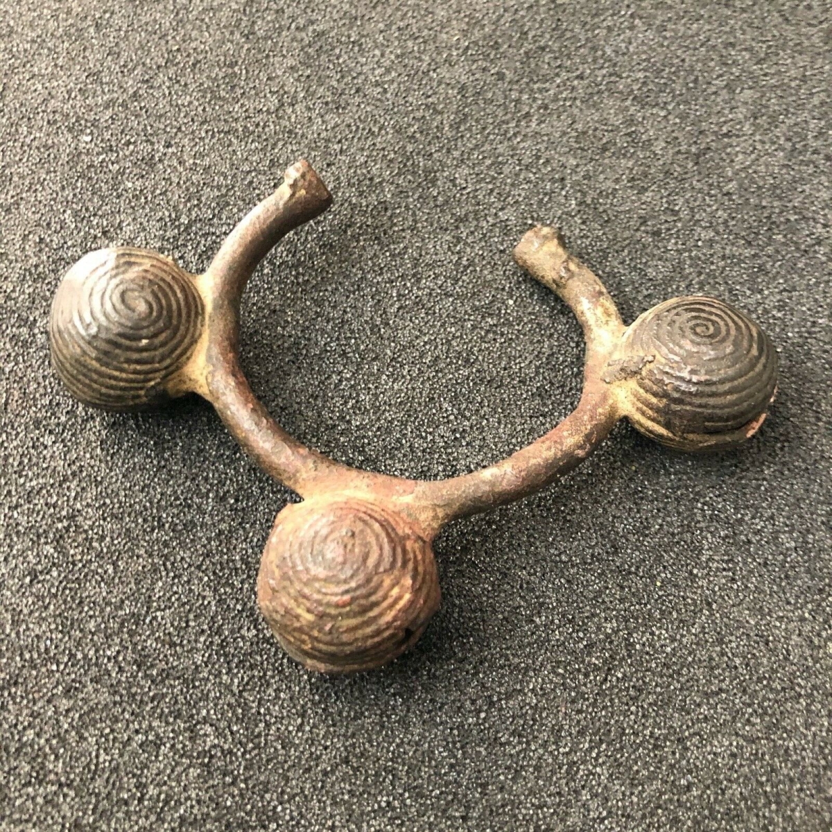bracelet_bronze__ethnie_dan__afrique__cote_divoire_dan_guere_wobe__3_grelots