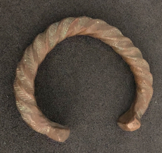 bracelet_peul__bronze_a_patine_sombre__afrique_xxe