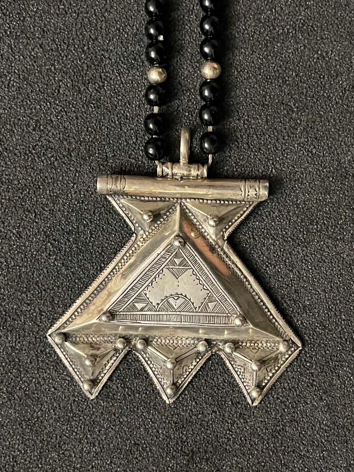 collier_touareg_grande_khomeissa_khomeissa_main_de_fatima_sahara_niger_xxe