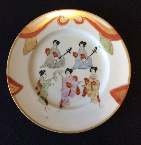 japon__assiette_porcelaine_kutani_decor_geisha_danse_musique_xixe_asia_japan_asie