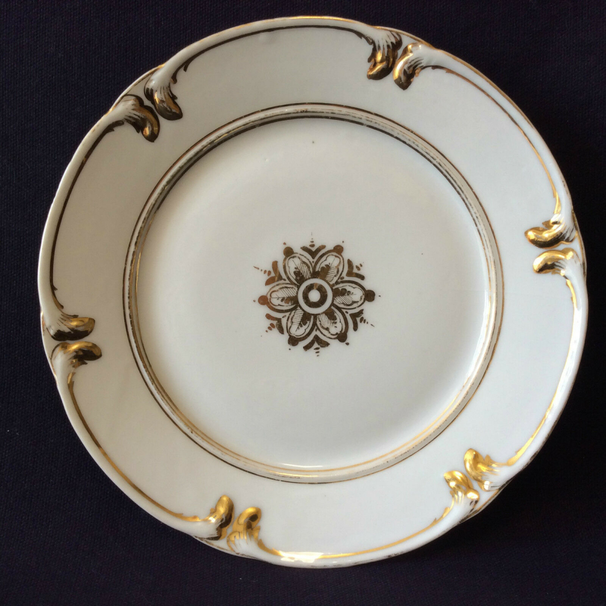 assiette_porcelaine_de_paris_premiere_moitie_du_xixe_france