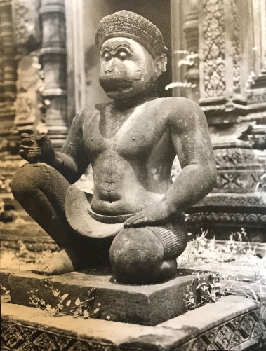 banteay_srei_temples_angkor_cambodge,_photographie_n°2_originale_c_1950